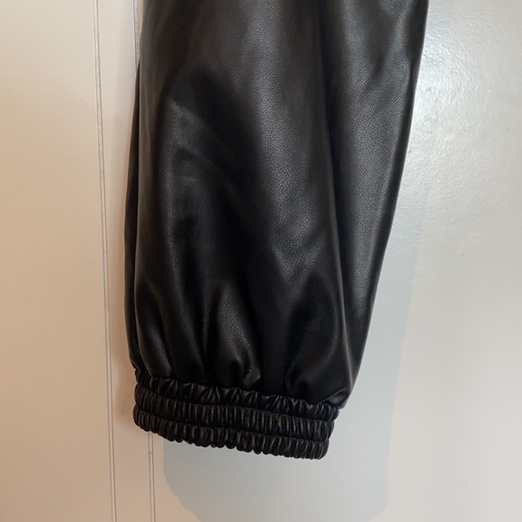 H:ours black leather pants - Picture 8 of 9